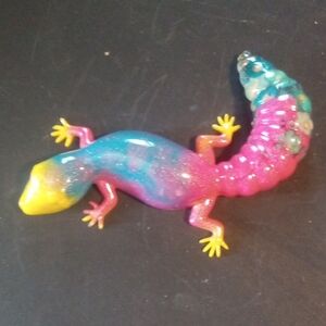 Colorful Resin Lizard With Flowers In Tail